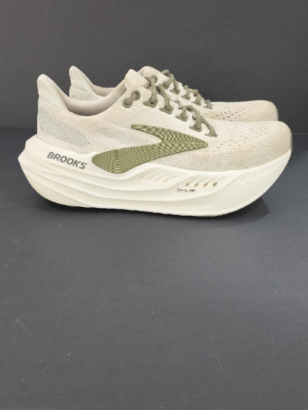 Brooks Glycerin MAX Mens Running Shoes in Cream and Olive Size 9.5 D - Picture 12 of 12